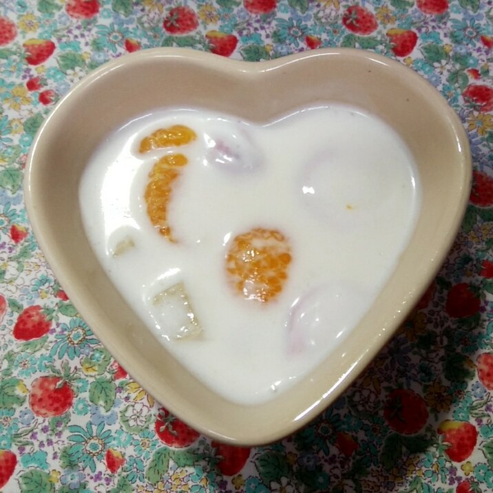 みかんとパイナップルといちごの牛乳寒天♥